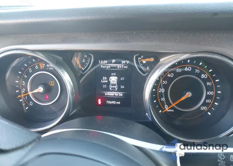 2021 Jeep Wrangler Unlimited Sport 4X4 z USA, uszkodzony, nr VIN 1C4HJXDG5MW575035